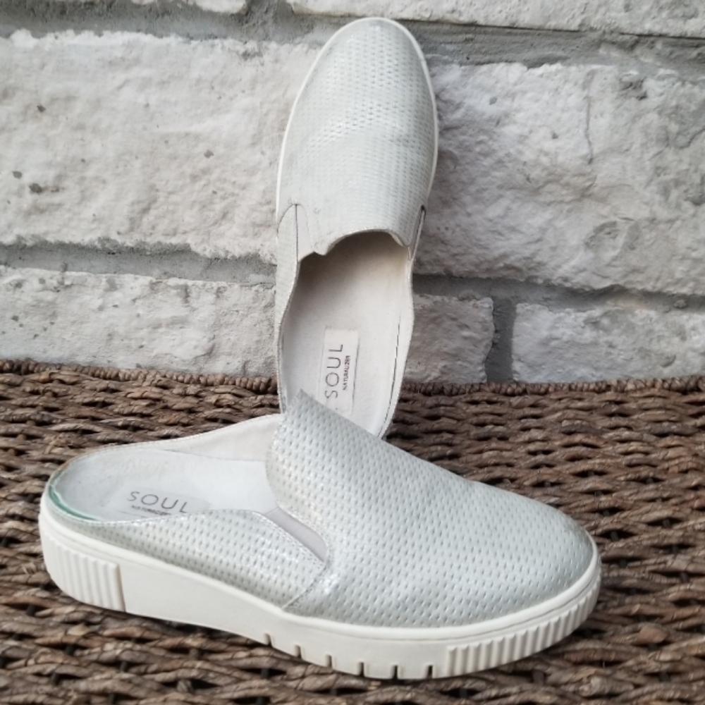 Soul Naturalizer Truly Distress Silver Mule Shoes (Women 7) Platform Sneakers